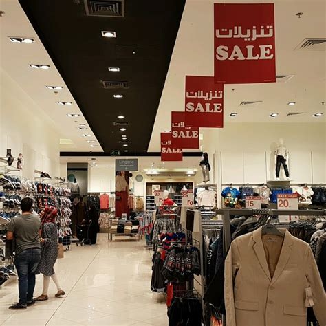 vente en gros vetement dubai